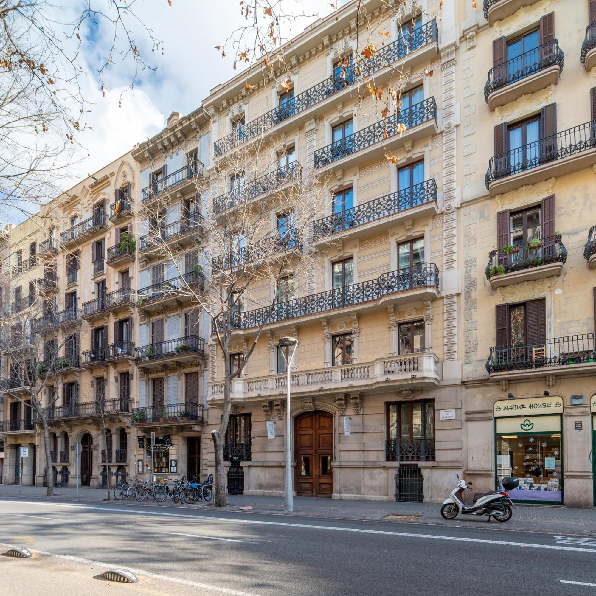 Fuster Apartments By Aspasios Barcelona Exterior photo
